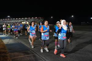 BIB: 15072, 1553, 1405
                            <button type="button" onclick="openModal(22824038)" class="btn btn-primary btn-sm float-right btn-popup" data-toggle="modal" data-target=".modal-high-quality">
                        <i class="fas fa-shopping-cart"></i> Add to Cart
                    </button>
                                            <button type="button" onclick="isThisMe(22824038, true)" class="btn btn-success btn-sm float-right btn-popup btn-isme hidden" data-toggle="tooltip" data-placement="bottom" title="นี่คือรูปของคุณใช่ไหม คลิกที่นี่เพื่อเอาเข้าอัลบั้ม">
                        <i class="fas fa-plus"></i> Add to album
                    </button>
                    <button type="button" onclick="isThisMe(22824038, false)" class="btn btn-warning btn-sm float-right btn-popup btn-isnotme hidden">
                        <i class="fas fa-ban"></i> Remove from album
                    </button>